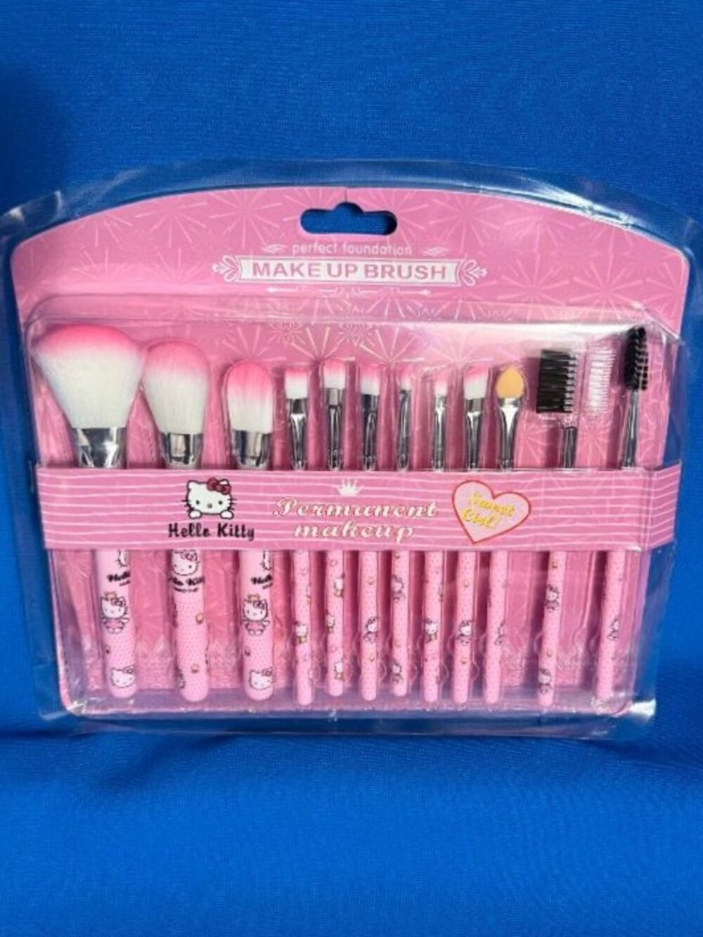 NEW ( HELLO KITTY ) 12 PIECE MAKEUP COSMETIC BRUSH & COMB SET PERFECT FOUNDATION